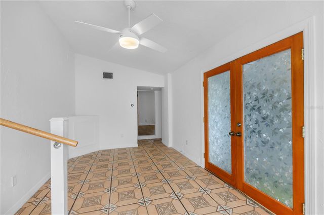 717 19TH AVENUE N, St Petersburg, FL 33704