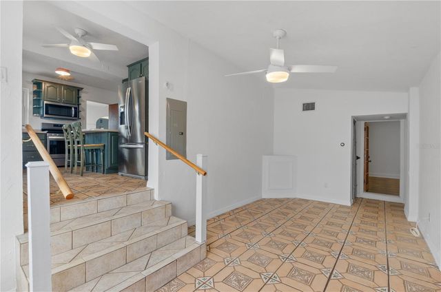 717 19TH AVENUE N, St Petersburg, FL 33704