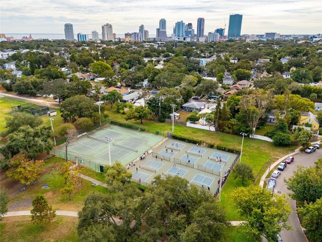 717 19TH AVENUE N, St Petersburg, FL 33704