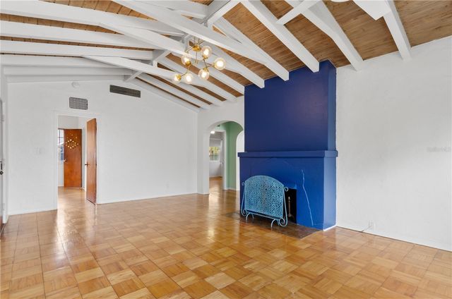 717 19TH AVENUE N, St Petersburg, FL 33704