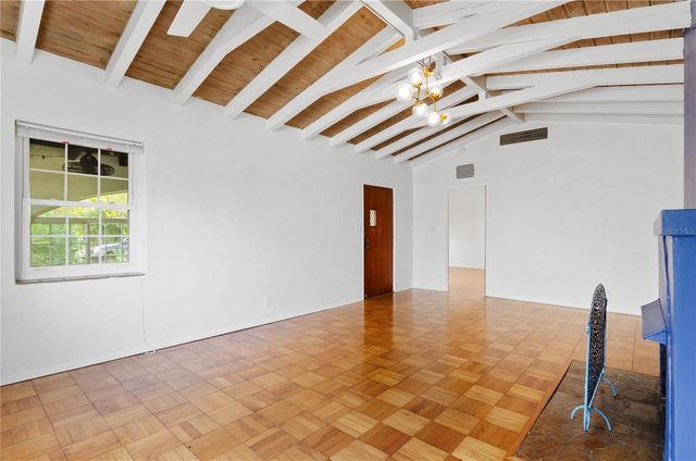 717 19TH AVENUE N, St Petersburg, FL 33704