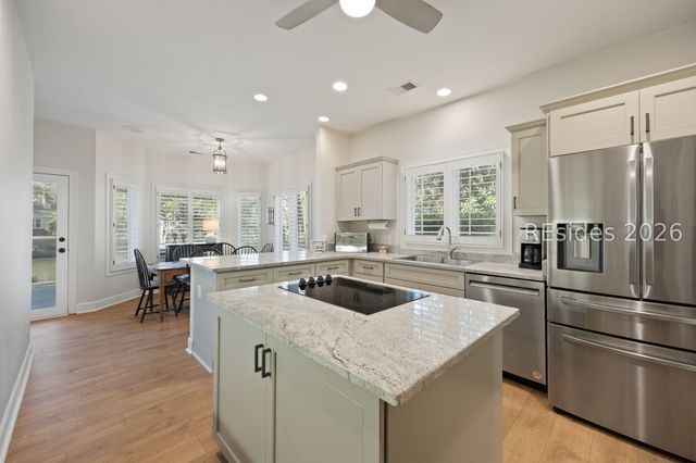 80 Peninsula Dr, Hilton Head Island, SC 29926