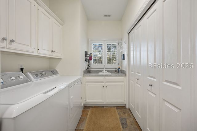 80 Peninsula Dr, Hilton Head Island, SC 29926