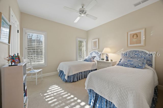 80 Peninsula Dr, Hilton Head Island, SC 29926