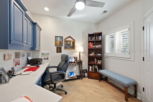 80 Peninsula Dr, Hilton Head Island, SC 29926