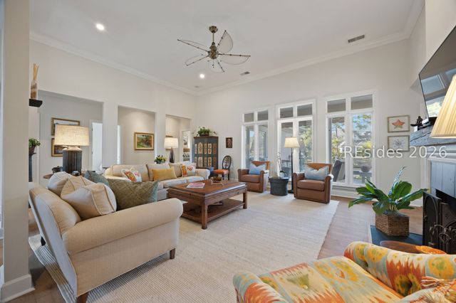 80 Peninsula Dr, Hilton Head Island, SC 29926