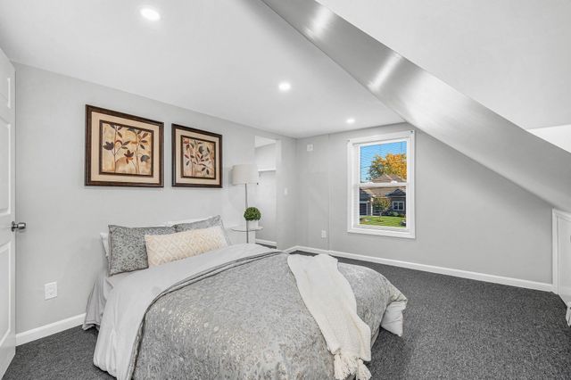2 Ingalls St, Woburn, MA 01801