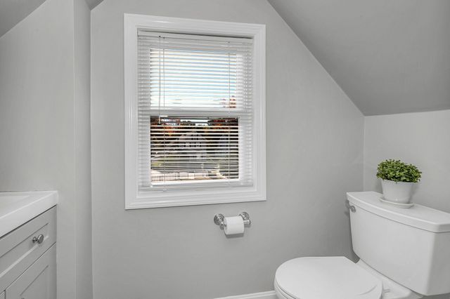 2 Ingalls St, Woburn, MA 01801