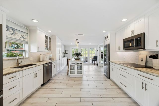 2100 MAE STREET, Orlando, FL 32806