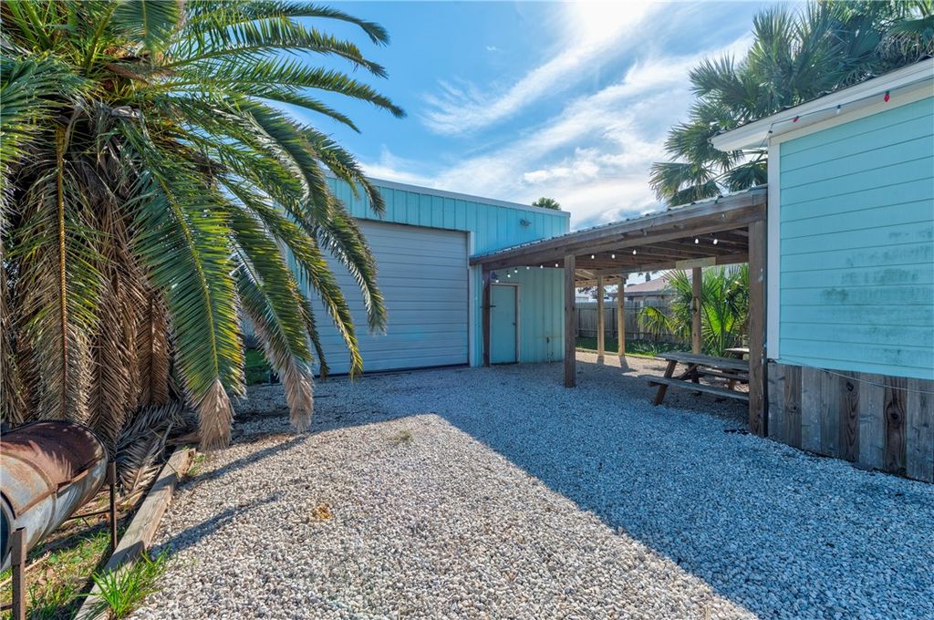 801 S 9th St, Port Aransas, TX 78373 — photo 3