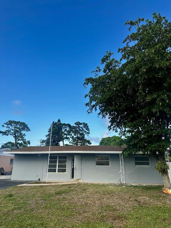 790 Sarazen Drive, West Palm Beach, FL 33413