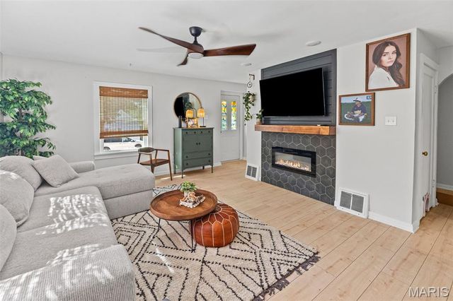 214 Roosevelt Street, Lebanon, IL 62254