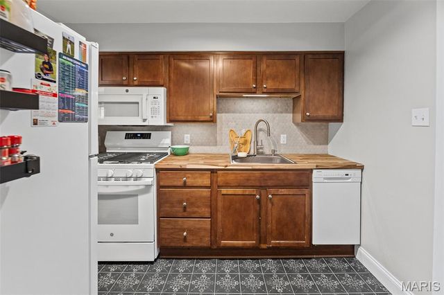 214 Roosevelt Street, Lebanon, IL 62254