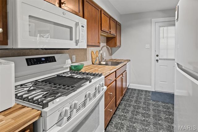 214 Roosevelt Street, Lebanon, IL 62254