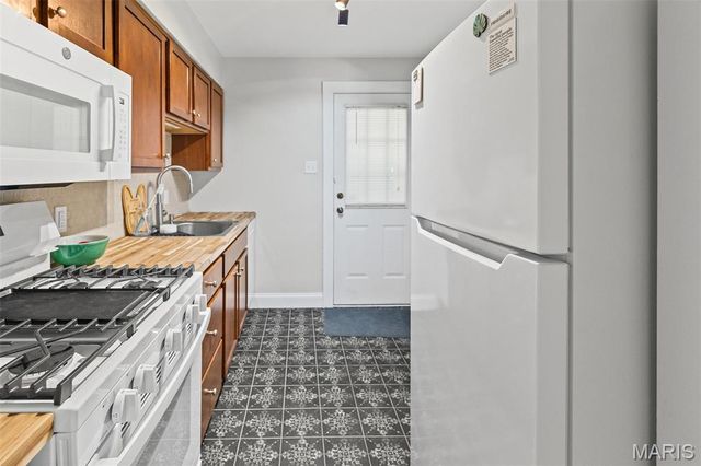 214 Roosevelt Street, Lebanon, IL 62254