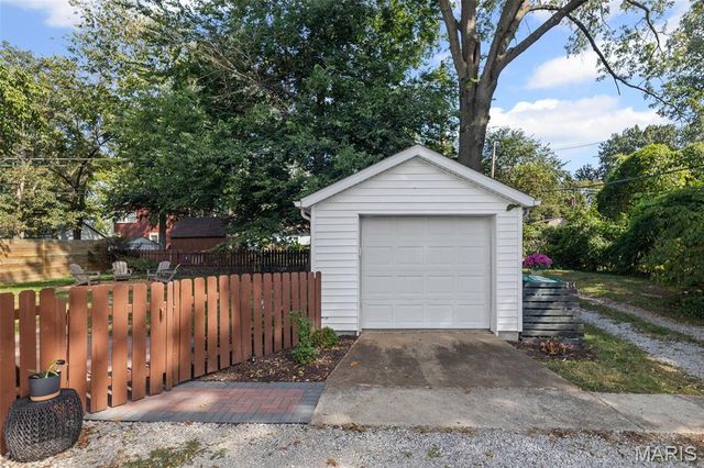 214 Roosevelt Street, Lebanon, IL 62254