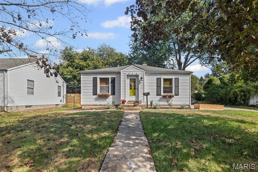 214 Roosevelt Street, Lebanon, IL 62254