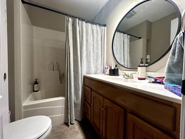 1917 E Smith Street, Springfield, MO 65803