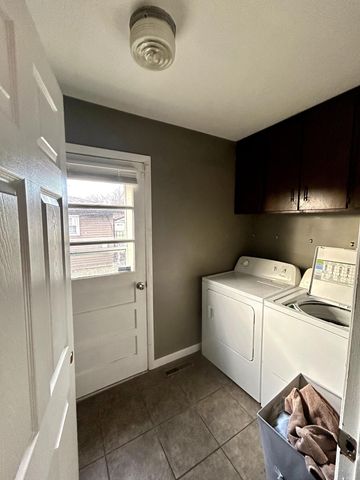 1917 E Smith Street, Springfield, MO 65803