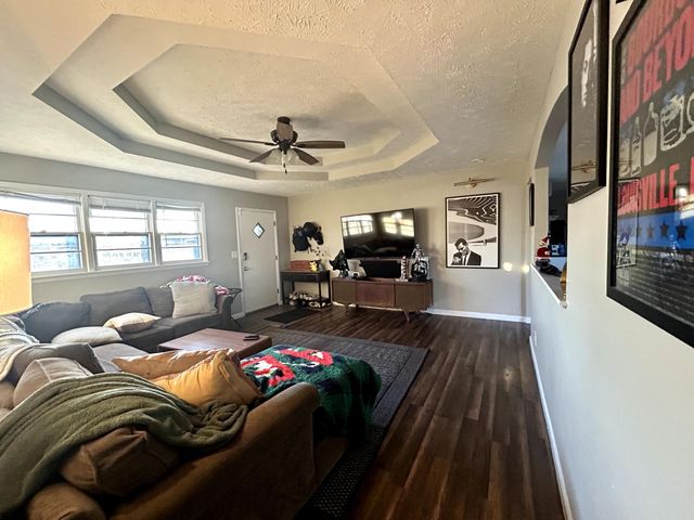 1917 E Smith Street, Springfield, MO 65803