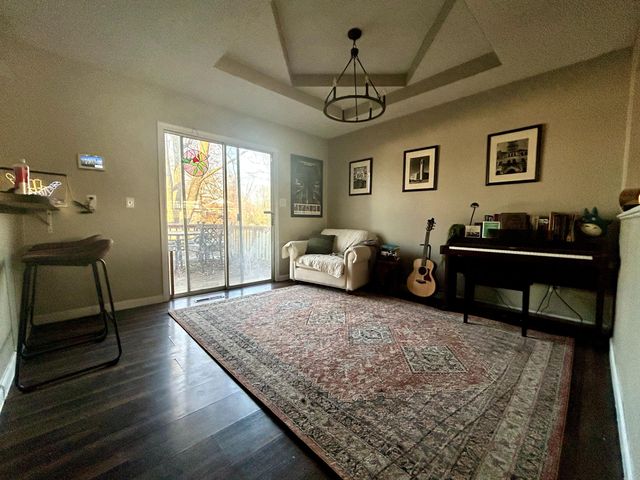 1917 E Smith Street, Springfield, MO 65803