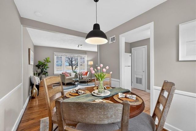 5048 CANTERBURY Street, Roeland Park, KS 66205