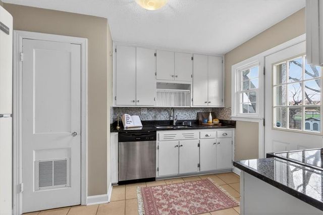 5048 CANTERBURY Street, Roeland Park, KS 66205