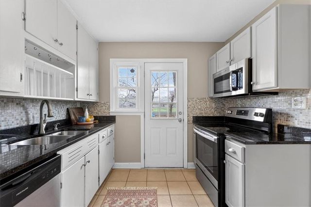 5048 CANTERBURY Street, Roeland Park, KS 66205