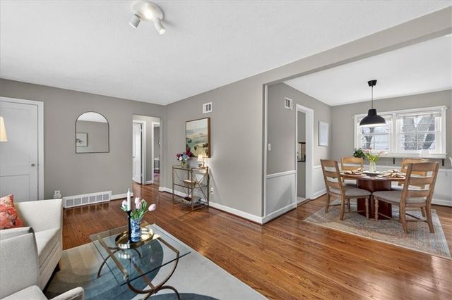 5048 CANTERBURY Street, Roeland Park, KS 66205