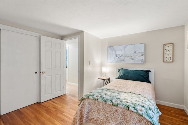 10 Hawthorne St, Kingston, MA 02364