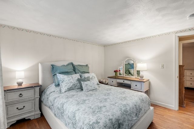 10 Hawthorne St, Kingston, MA 02364