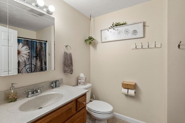10 Hawthorne St, Kingston, MA 02364