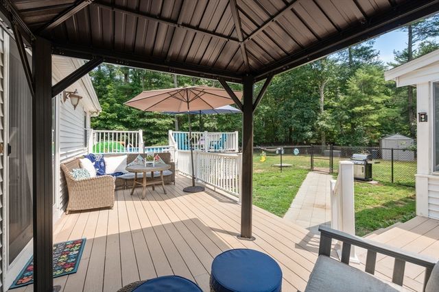 10 Hawthorne St, Kingston, MA 02364