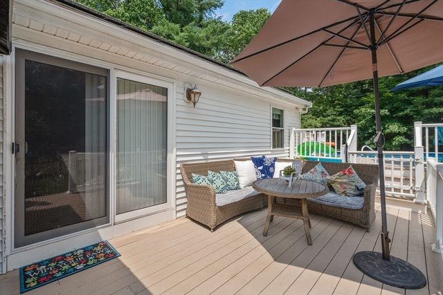 10 Hawthorne St, Kingston, MA 02364