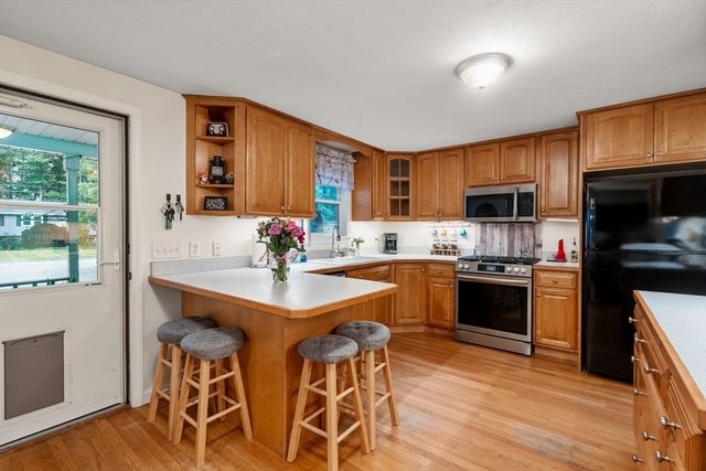 10 Hawthorne St, Kingston, MA 02364
