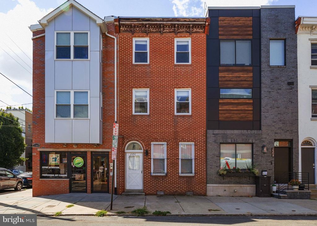 2302 CHRISTIAN ST, Philadelphia, PA 19146