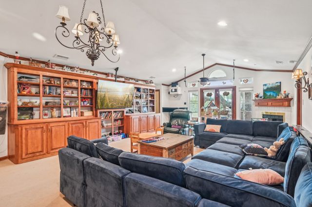 858 County Road 3101, Greenville, TX 75402