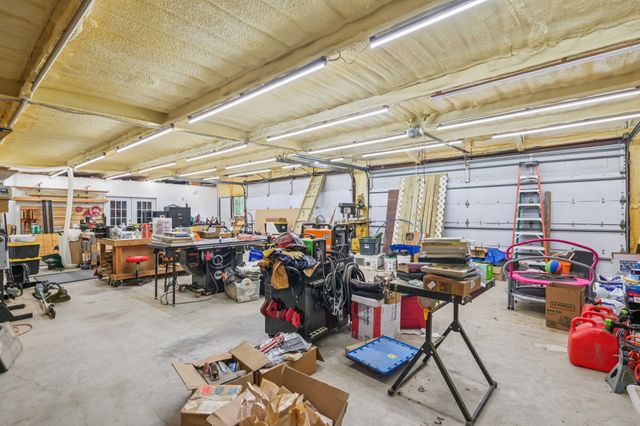858 County Road 3101, Greenville, TX 75402