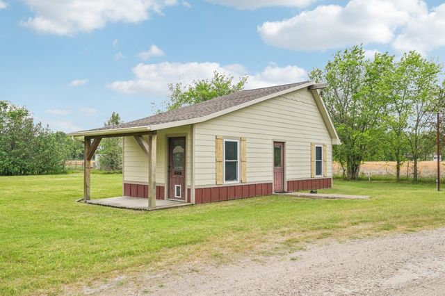 858 County Road 3101, Greenville, TX 75402