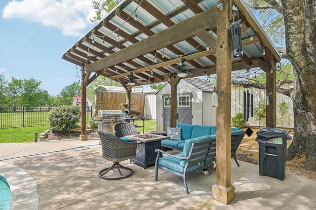 858 County Road 3101, Greenville, TX 75402