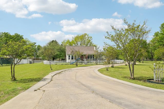 858 County Road 3101, Greenville, TX 75402