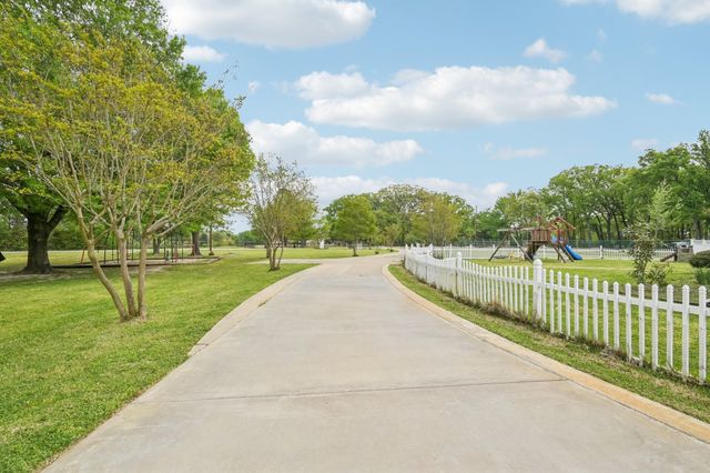 858 County Road 3101, Greenville, TX 75402