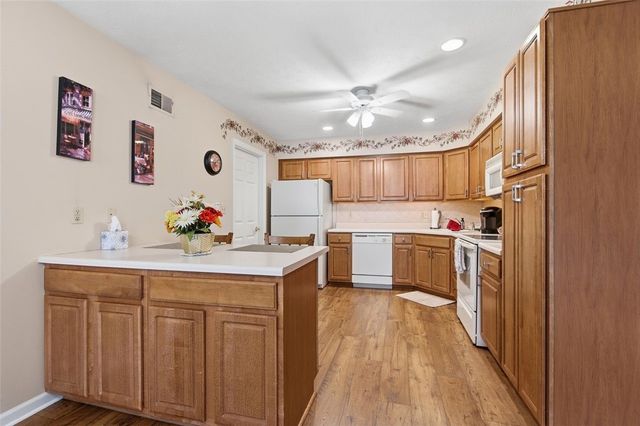 380 Allandale Dr, Bethel Park, PA 15102