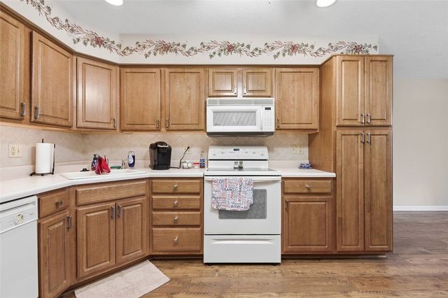 380 Allandale Dr, Bethel Park, PA 15102