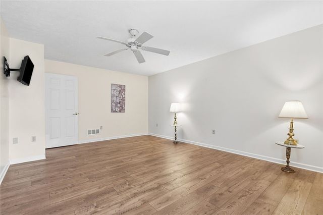 380 Allandale Dr, Bethel Park, PA 15102