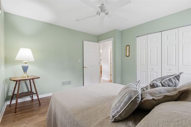 380 Allandale Dr, Bethel Park, PA 15102