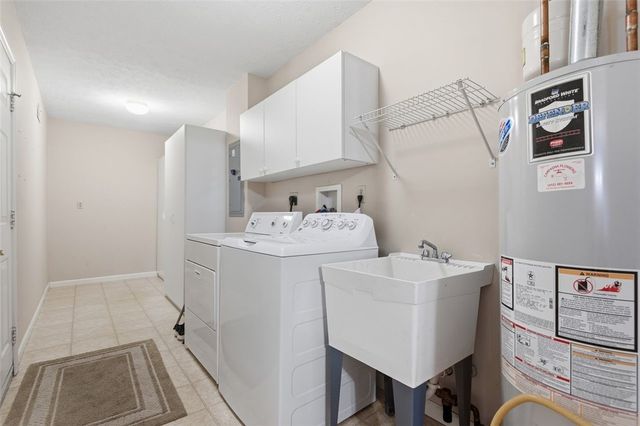 380 Allandale Dr, Bethel Park, PA 15102