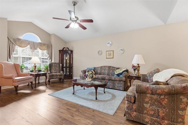 380 Allandale Dr, Bethel Park, PA 15102