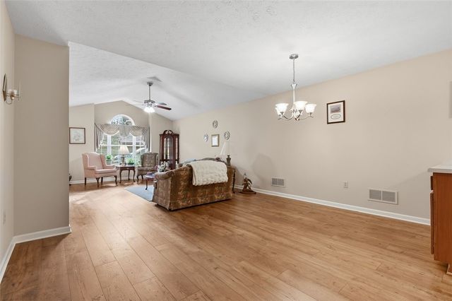 380 Allandale Dr, Bethel Park, PA 15102