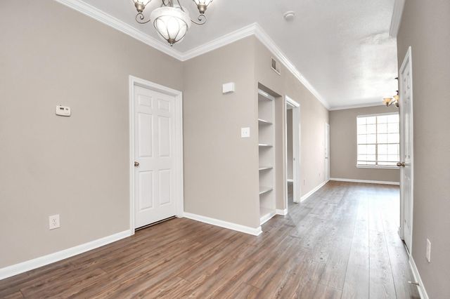 2255 Braeswood Park Drive 102, Houston, TX 77030